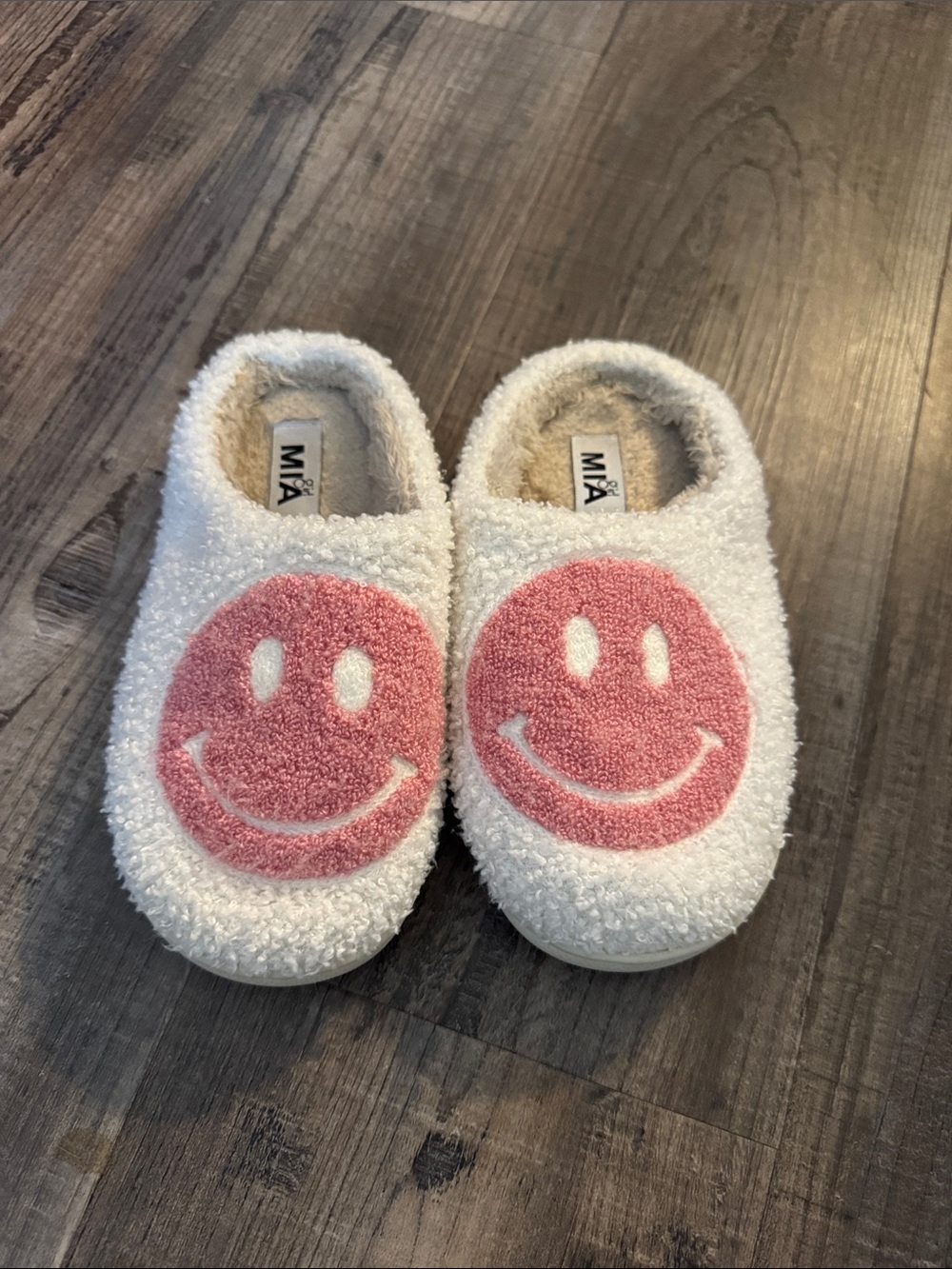 MIA Kids Cream Fuzzy One-Piece Slippers with Pink Smiley